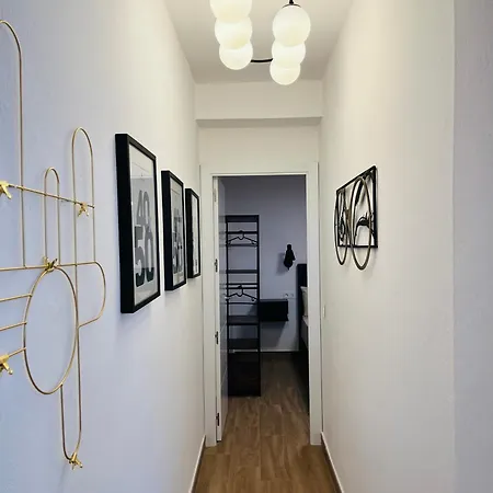 Modern Center Apartment