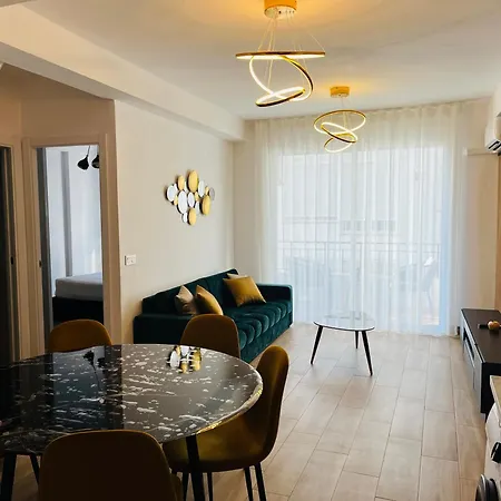 Apartment Modern Center