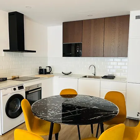 Apartment Modern Center